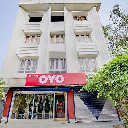Oyo 13521 Sudhriti Hotel Siliguri Zewnętrze zdjęcie