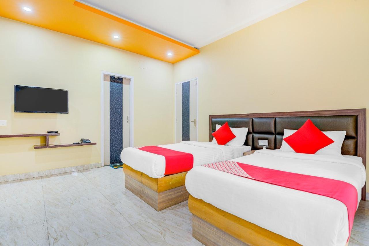 Oyo 13521 Sudhriti Hotel Siliguri Zewnętrze zdjęcie